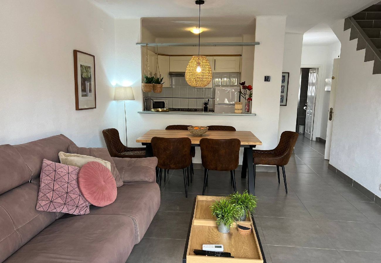 Rijhuis in Estartit - CB 2b