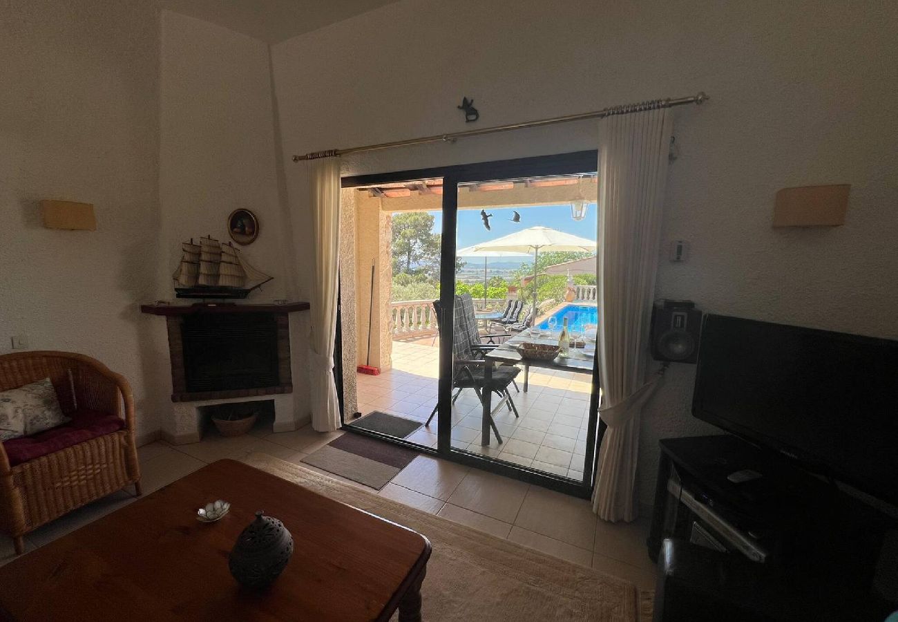 Huis in Torroella de Montgri - TV 16