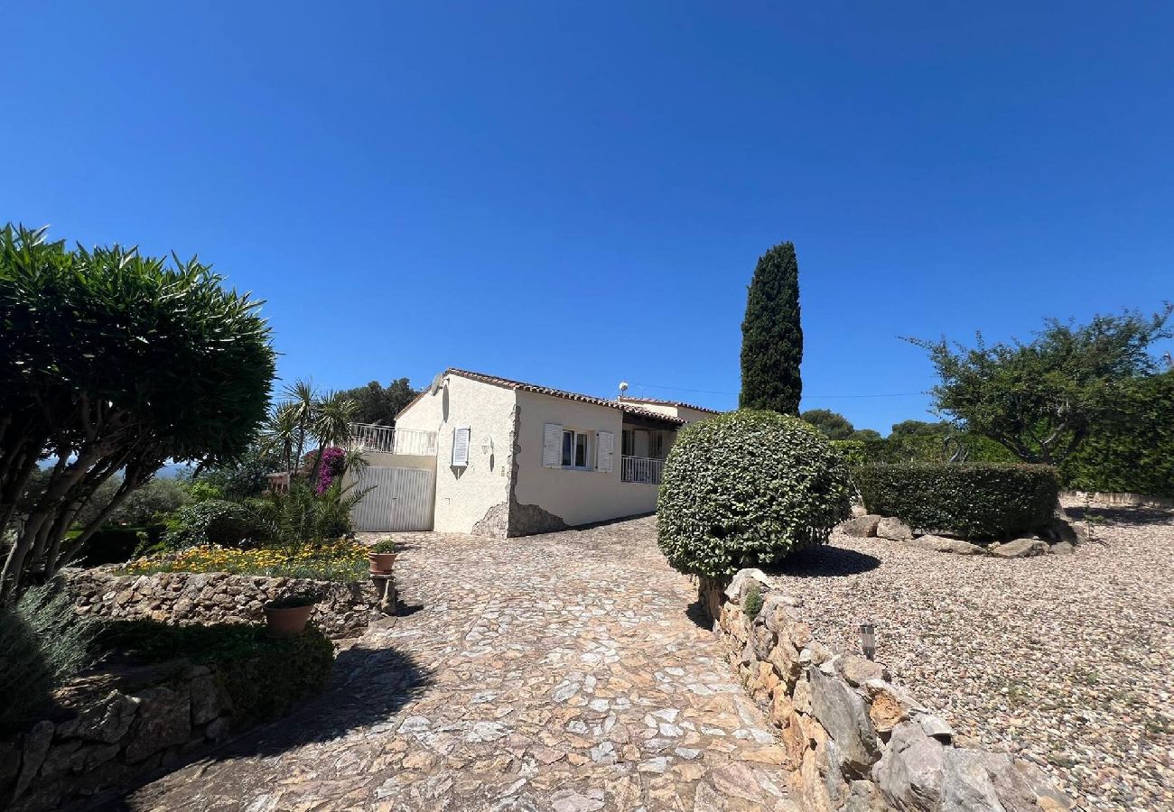 Huis in Torroella de Montgri - TV 16