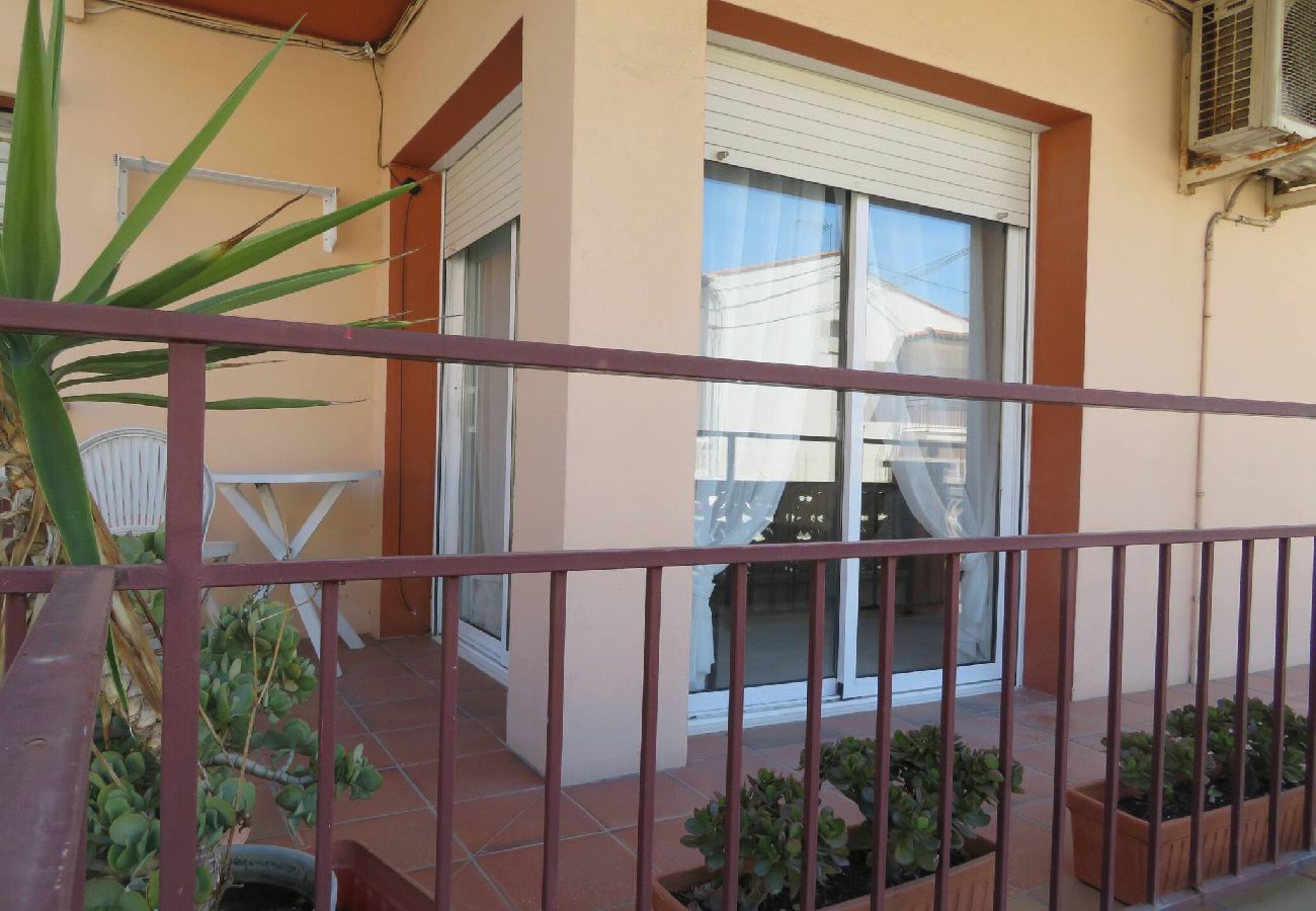 Apartment in Estartit - Grecia