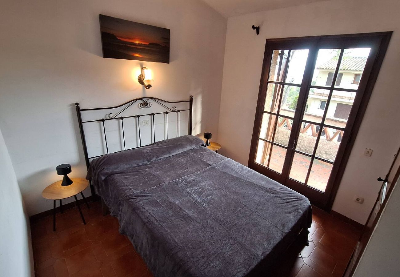 Terraced House in Estartit - TV 165