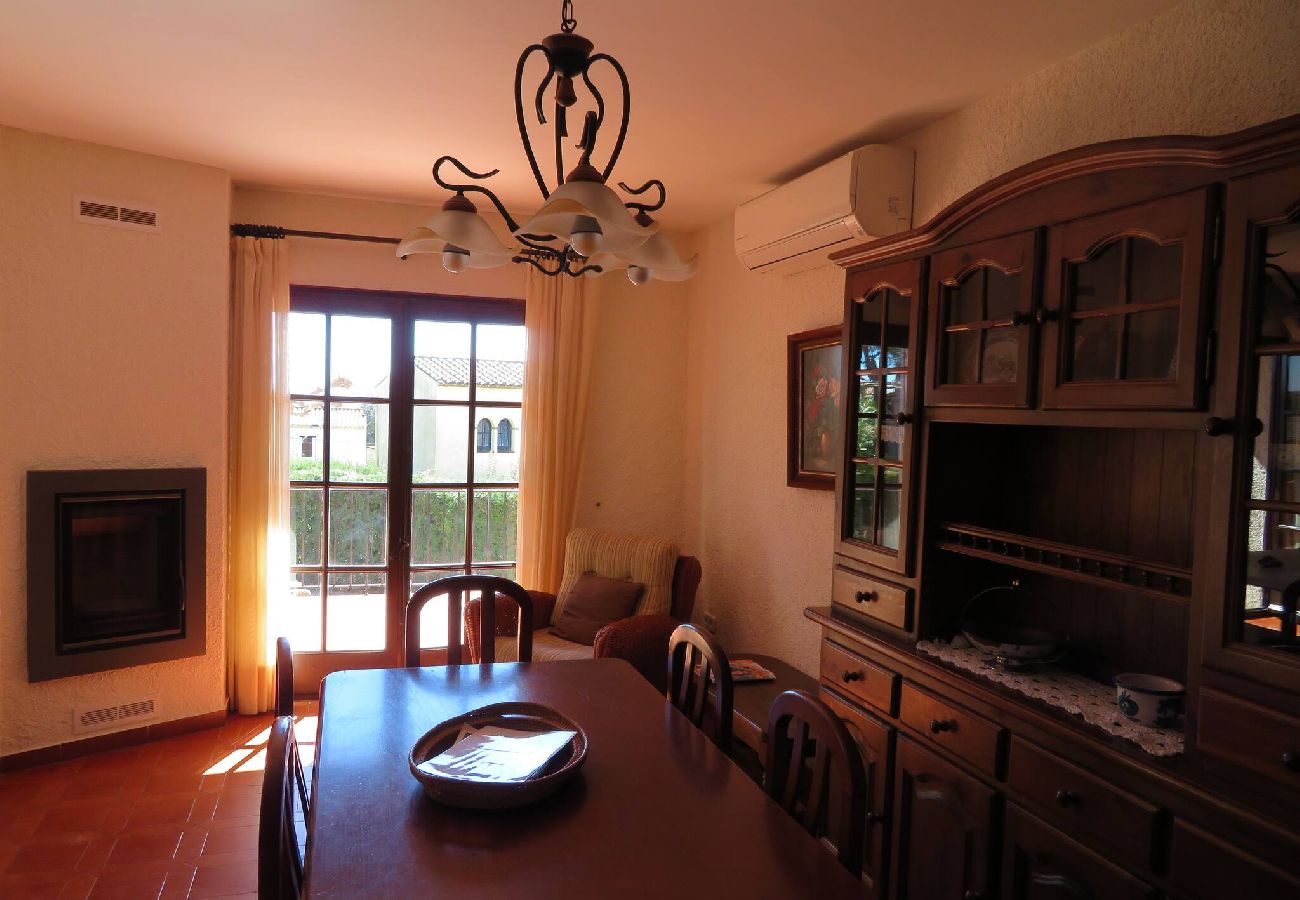 Casa adossada en Estartit - TV 207