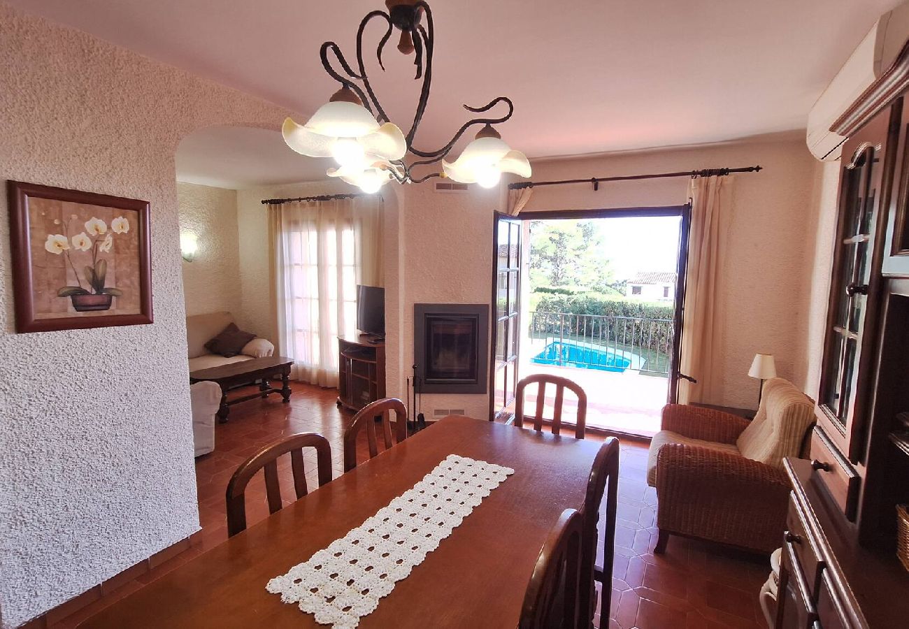 Casa adossada en Estartit - TV 207