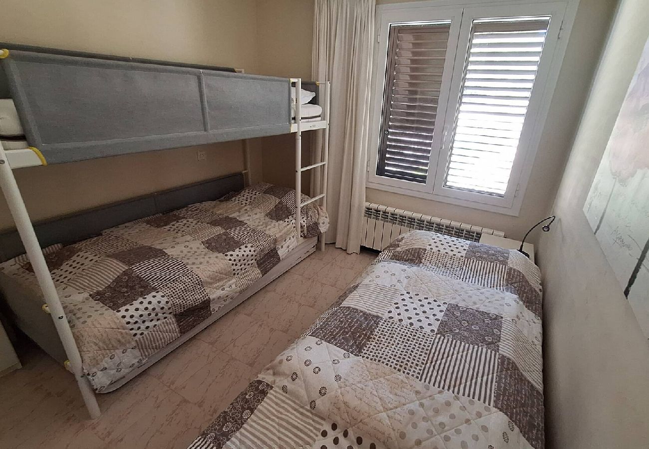 Casa adossada en Torroella de Montgri - Montmar 84A
